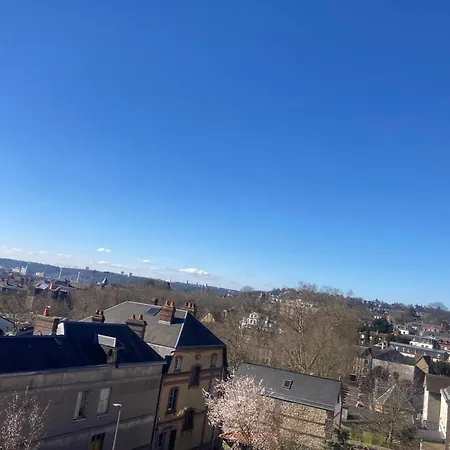 Sky Privatunterkunft