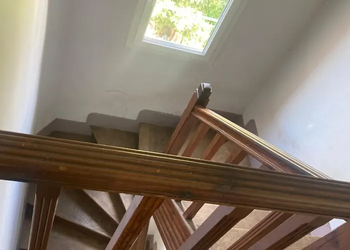 Sky Проживання в сім'ї Руан